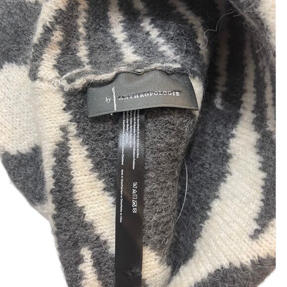 By Anthropologie Compact Knit Animal Print Beanie Gray & White NEW - Picture 4 of 5